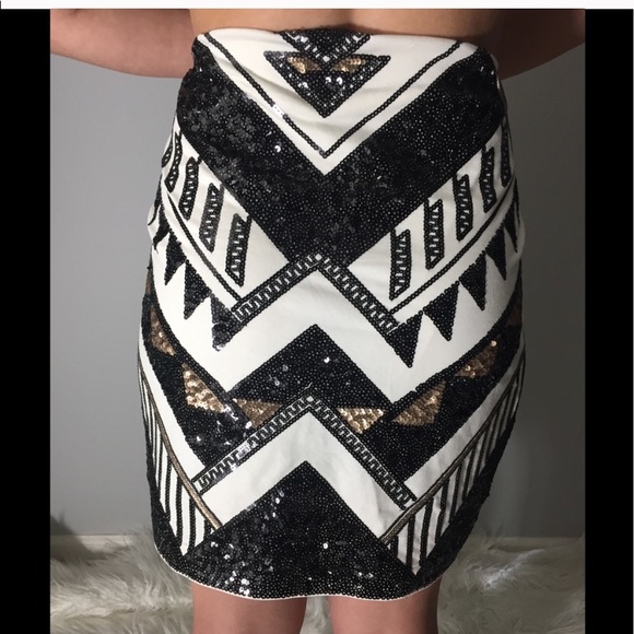 Express- Womans Sequence Mini Skirt - Picture 2 of 6